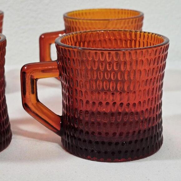 Set of 4 Vintage Mid Century Ruby Red Amberina Hobnail Cup Mug UV Light Reactive - Picture 5 of 11